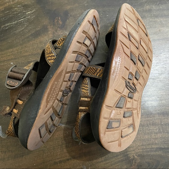 Chaco youth size 3 big kid sandals. Great condition. - Picture 2 of 2